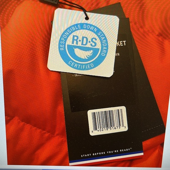 Vibrant Red Women's Ski Jacket - Picture 12 of 14